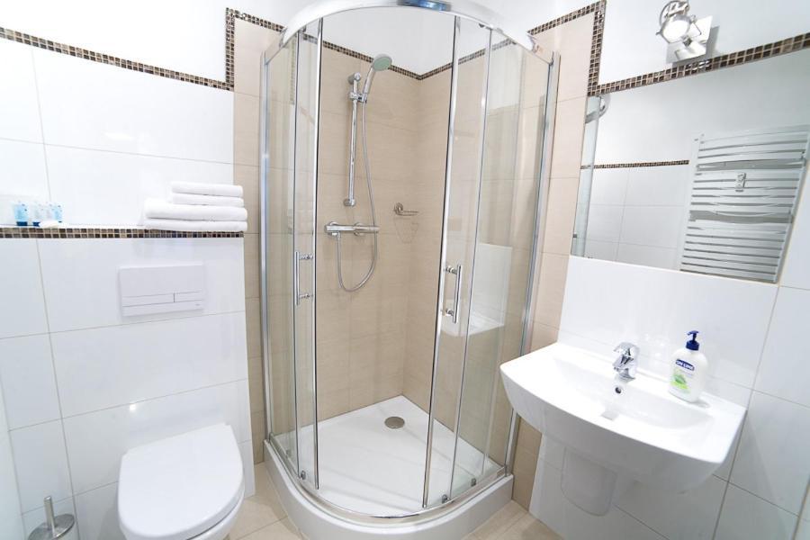 Avalis Apartamenty Poznań Rom bilde